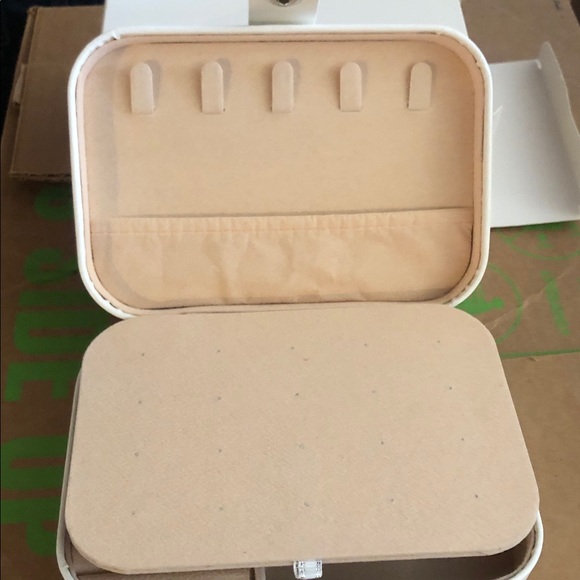 Cream MRS Rhinestone Decorative Box - Picture 4 of 4